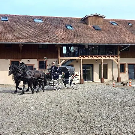 Du Domaine Saint Loup 호텔 3*