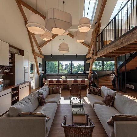 Hotel Du Domaine Saint Loup 3*