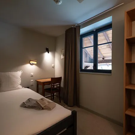 Du Domaine Saint Loup